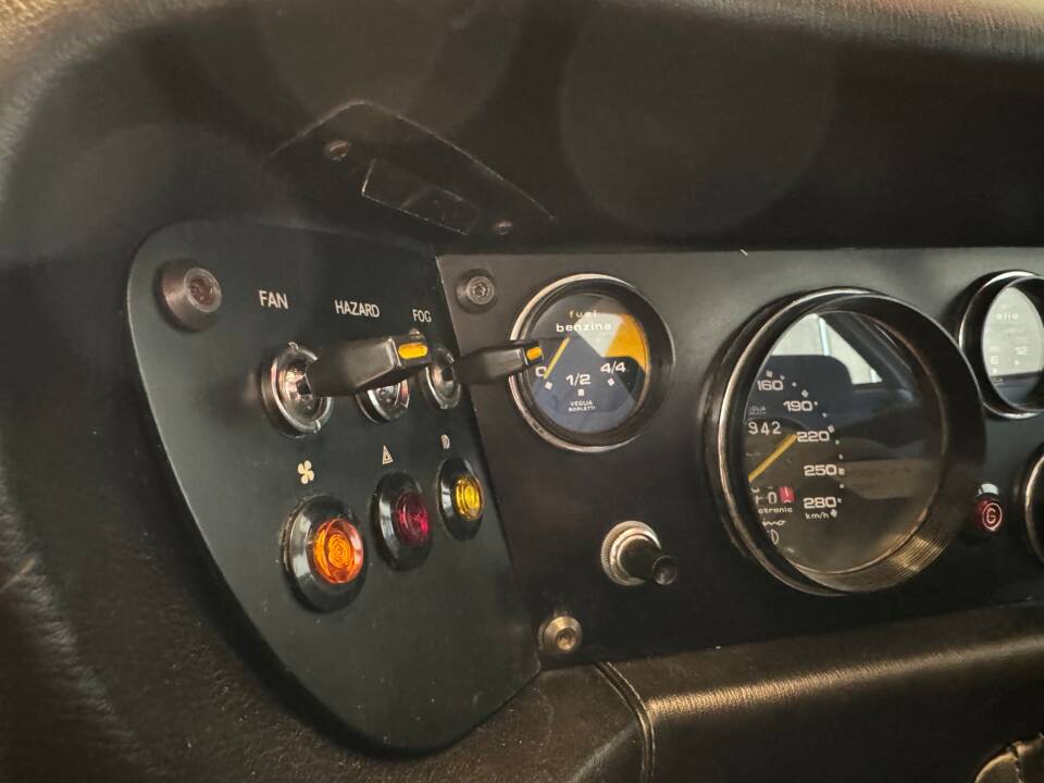 Immagine 13/22 di Ferrari Dino 208 GT4 (1975)