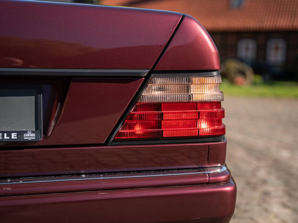 Bild 20/42 von Mercedes-Benz E 200 (1997)