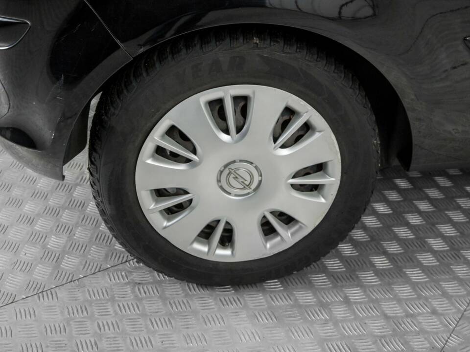 Bild 23/40 von Opel Corsa 1.2 (2008)