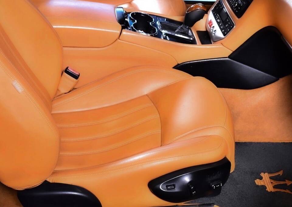 Bild 37/59 von Maserati GranCabrio 4.7 (2010)
