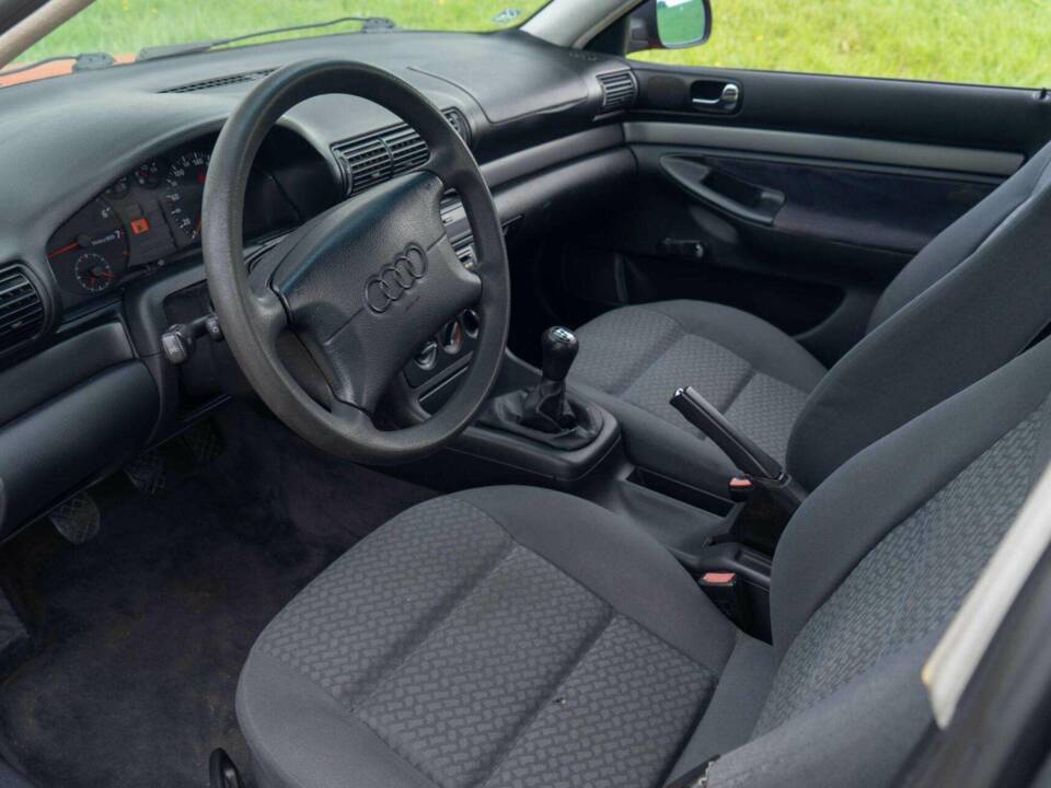 Image 40/40 de Audi A4 1.6 (1995)