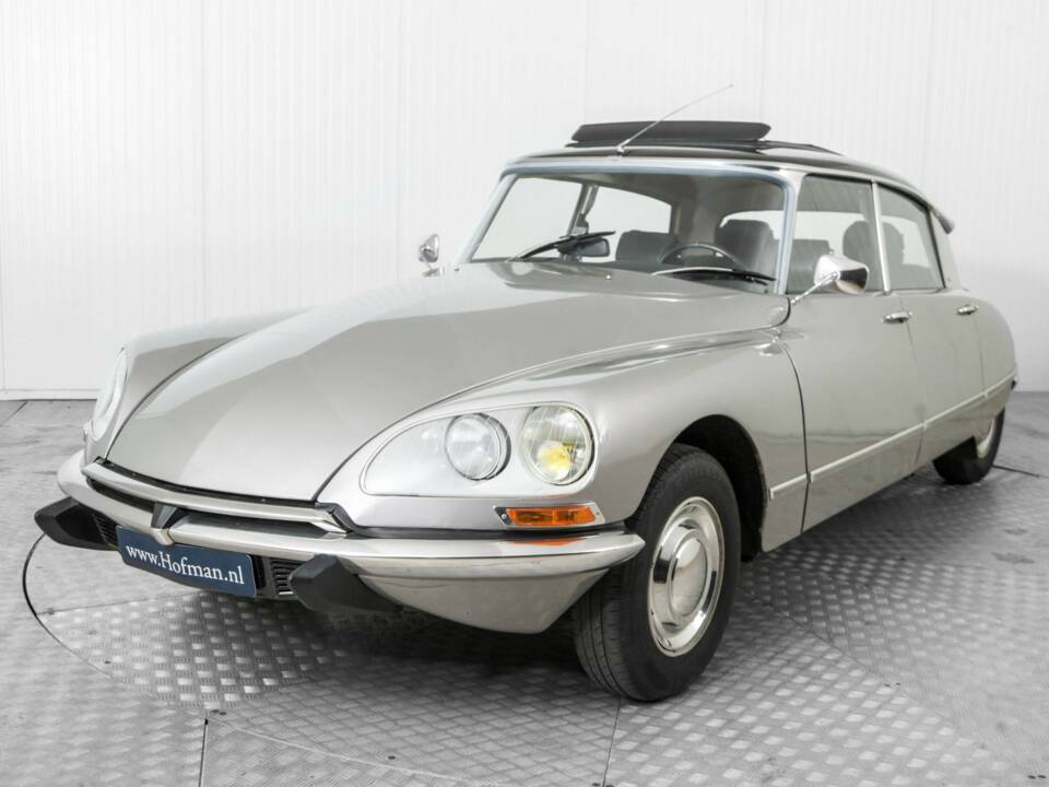 Image 17/50 of Citroën D Spécial (1971)