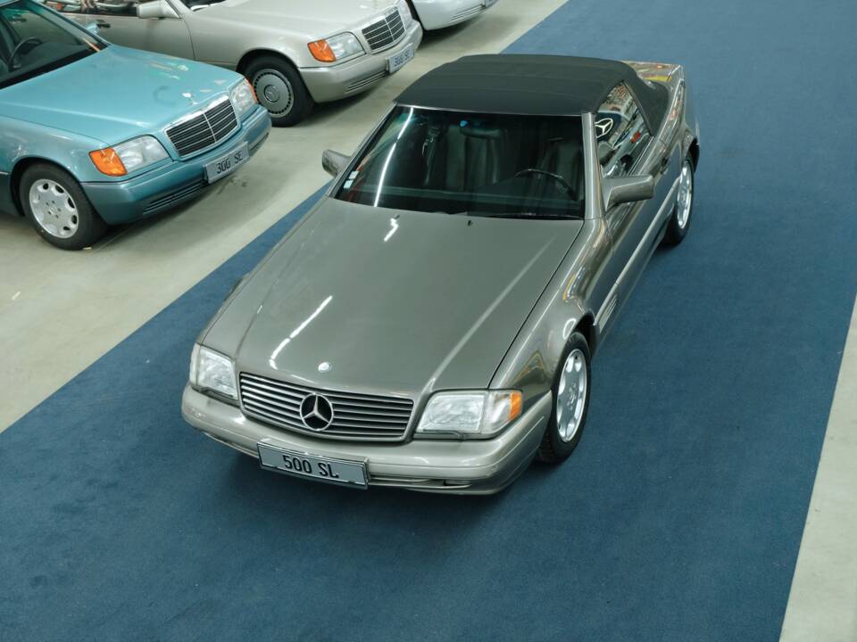Image 7/50 of Mercedes-Benz SL 500 (1994)
