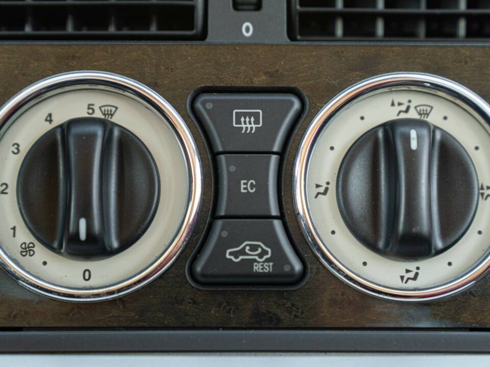 Image 39/50 de Mercedes-Benz SLK 320 (2001)