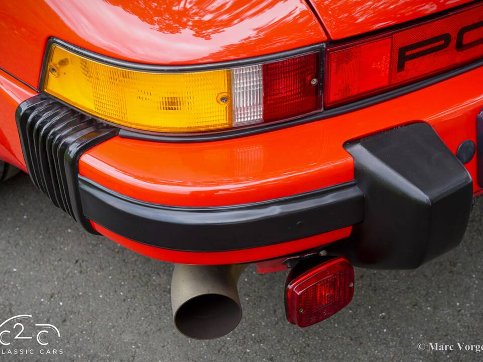 Image 48/63 of Porsche 911 Carrera 3.2 (1986)