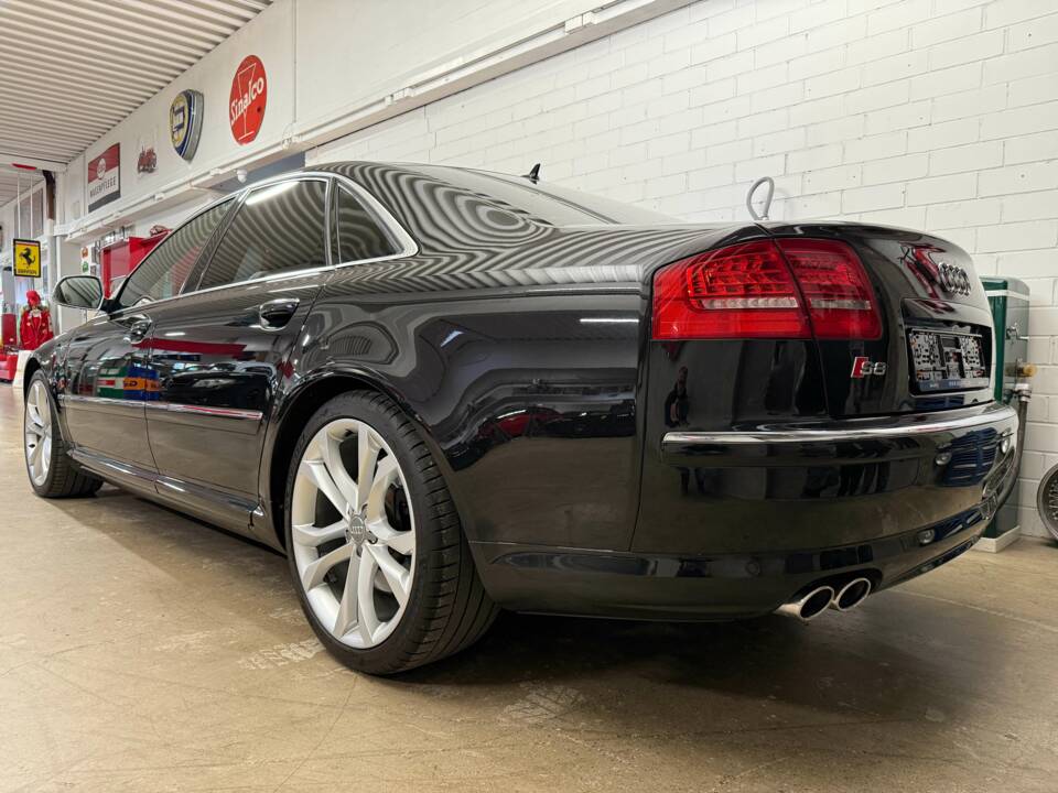Bild 14/18 von Audi S8 V10 (2008)
