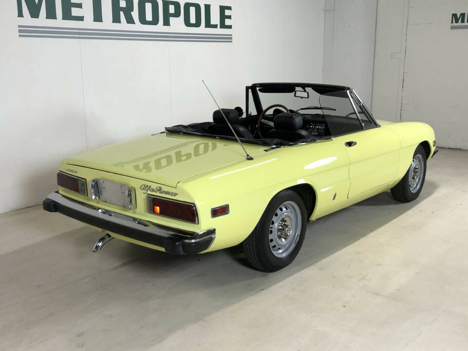 Immagine 11/26 di Alfa Romeo 2000 Spider Veloce (1973)