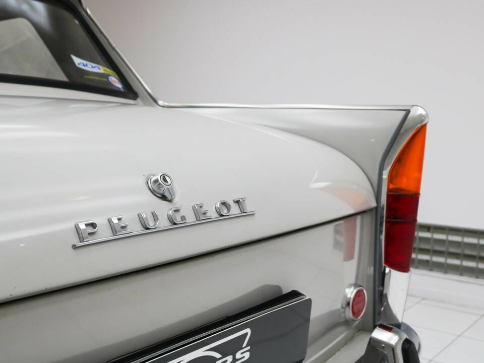 Bild 17/18 von Peugeot 404 (1963)