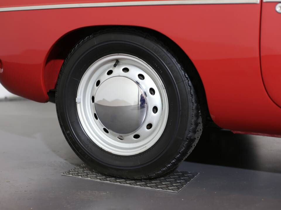 Image 32/49 of MG MGB (1966)