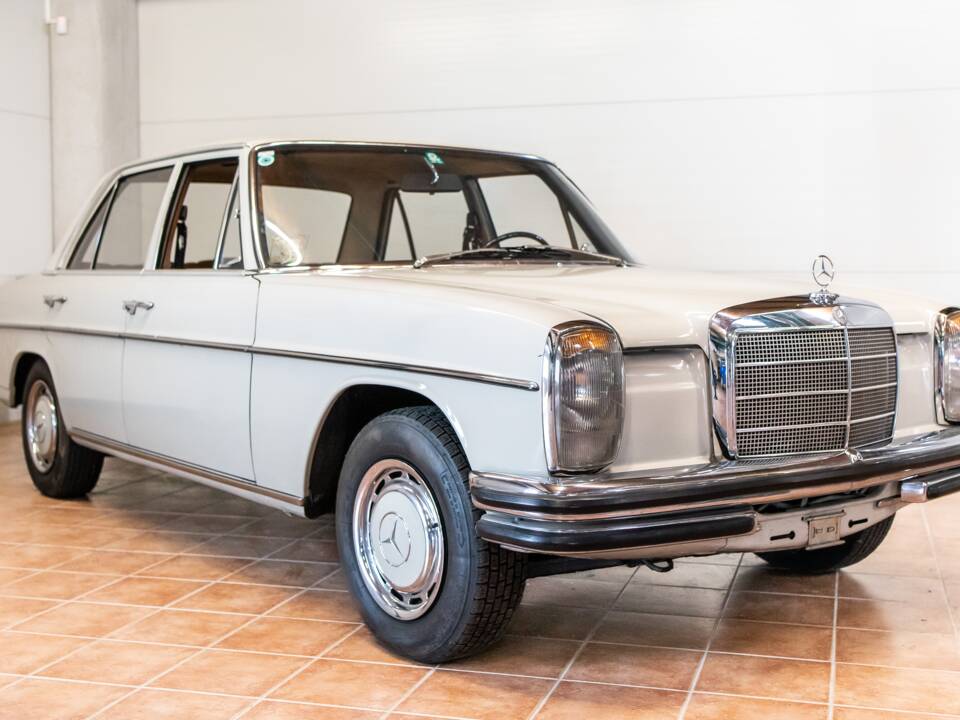 Afbeelding 3/19 van Mercedes-Benz 200 D (1968)
