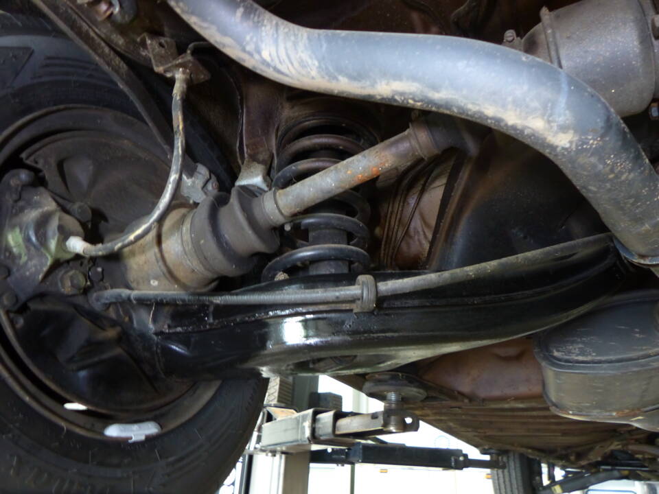 Image 58/63 of Mercedes-Benz 230&#x2F;6 (1974)