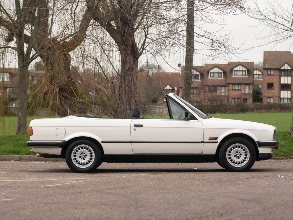 Image 35/50 of BMW 320i (1987)