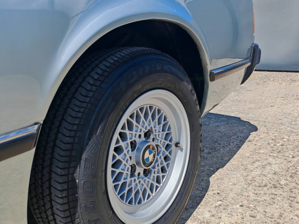 Image 33/50 of BMW 635 CSi (1981)