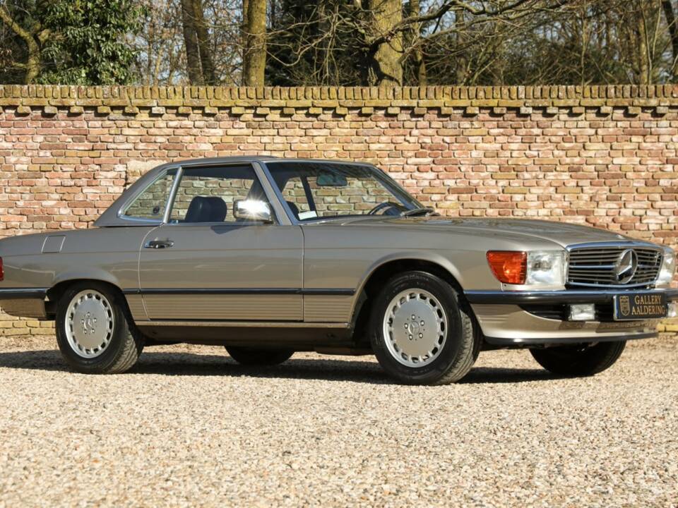 Bild 17/50 von Mercedes-Benz 560 SL (1987)