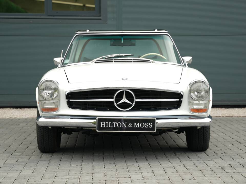 Image 7/50 de Mercedes-Benz 280 SL (1968)