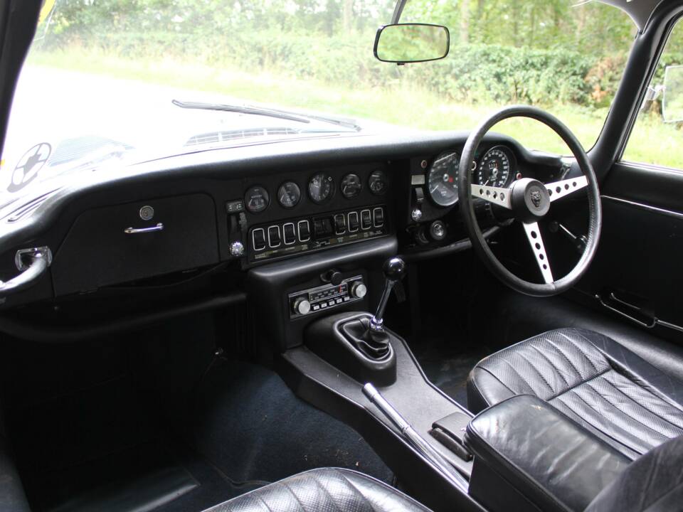 Afbeelding 11/16 van Jaguar E-Type V12 (2+2) (1971)