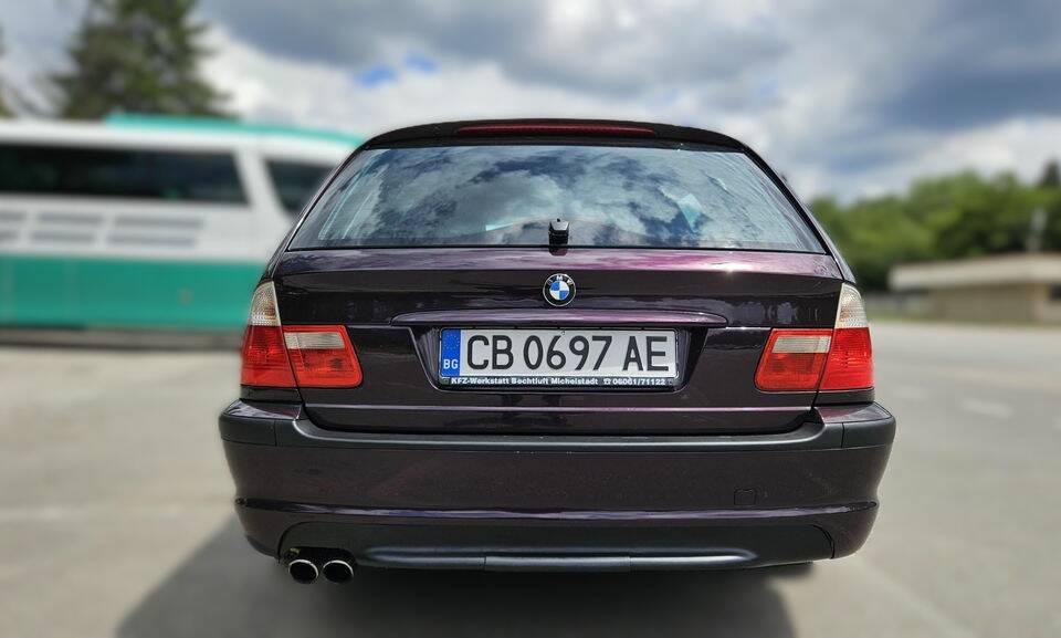Bild 8/8 von BMW 330i Touring (2001)