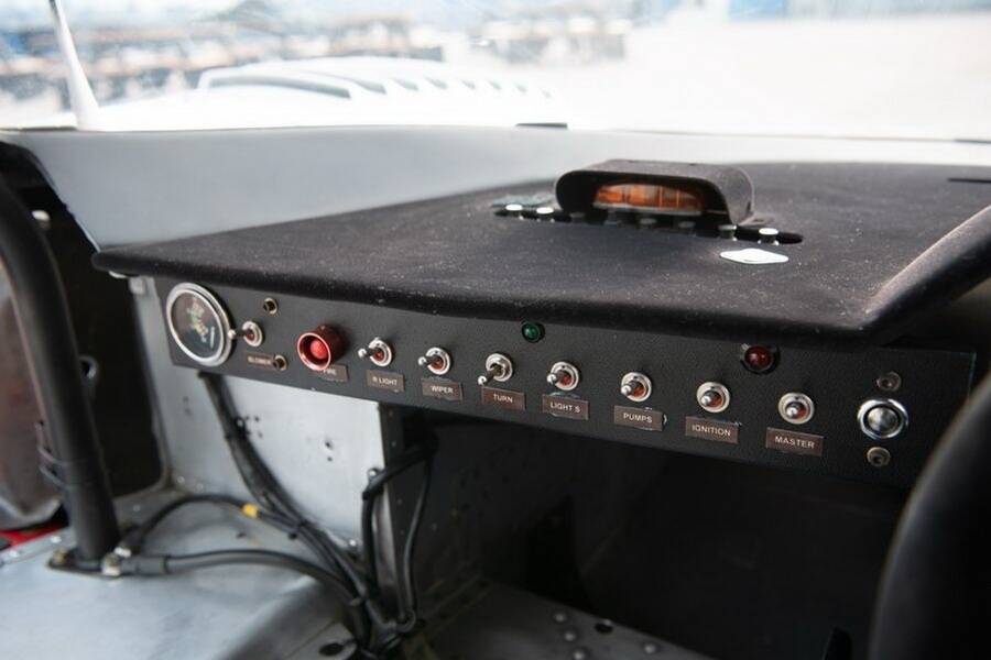 Image 20/28 of Lola T711 (1984)