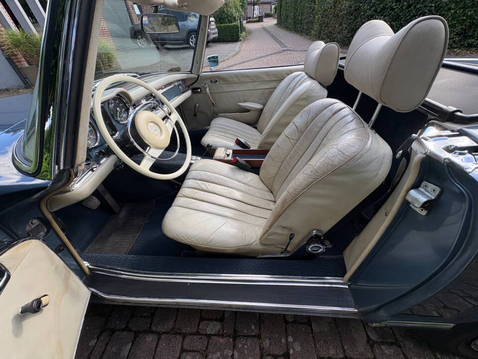 Image 27/38 de Mercedes-Benz 280 SL (1970)