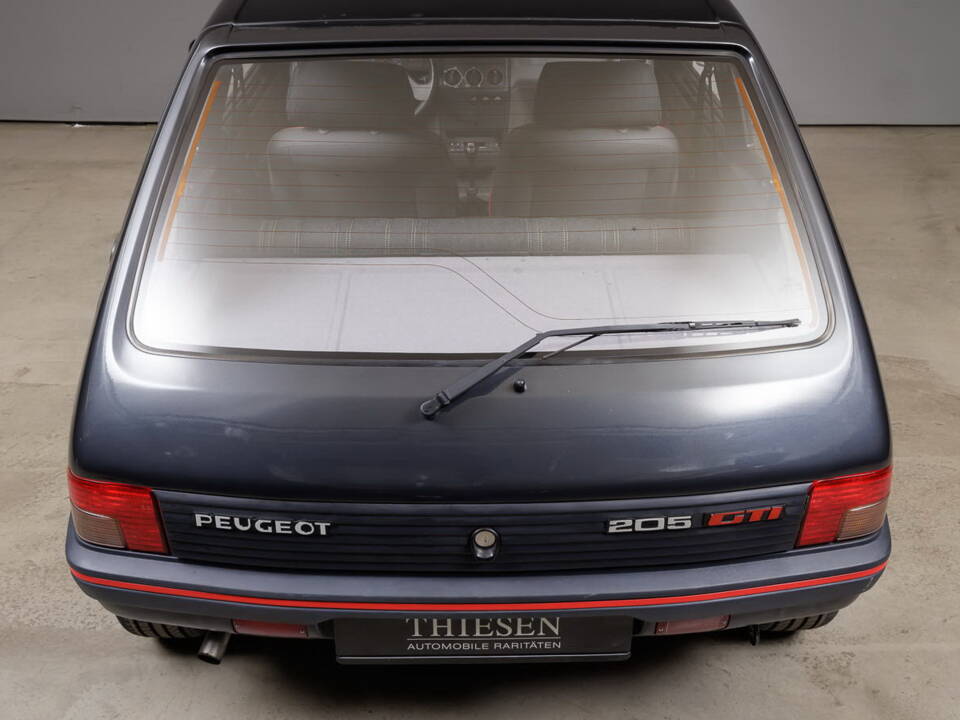 Imagen 25/28 de Peugeot 205 GTi 1.9 (1991)