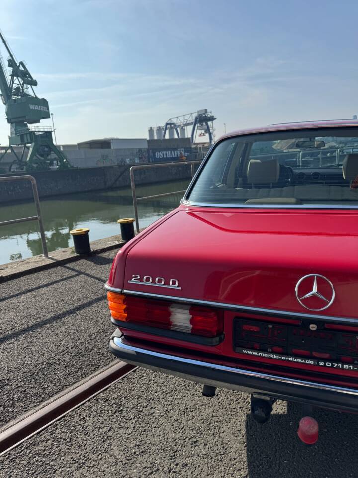 Afbeelding 9/65 van Mercedes-Benz 200 D (1982)