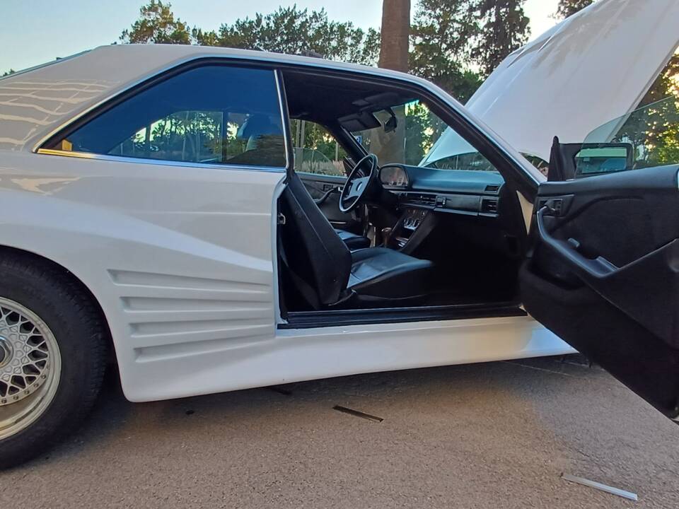 Image 15/65 of Mercedes-Benz 380 SEC (1985)