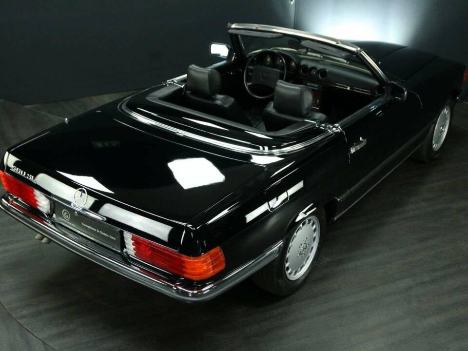 Image 20/30 of Mercedes-Benz 560 SL (1987)