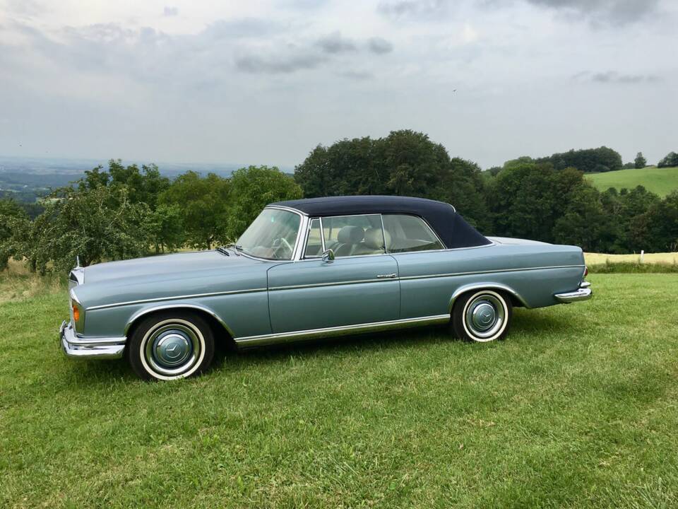 Image 3/8 of Mercedes-Benz 300 SE (1966)