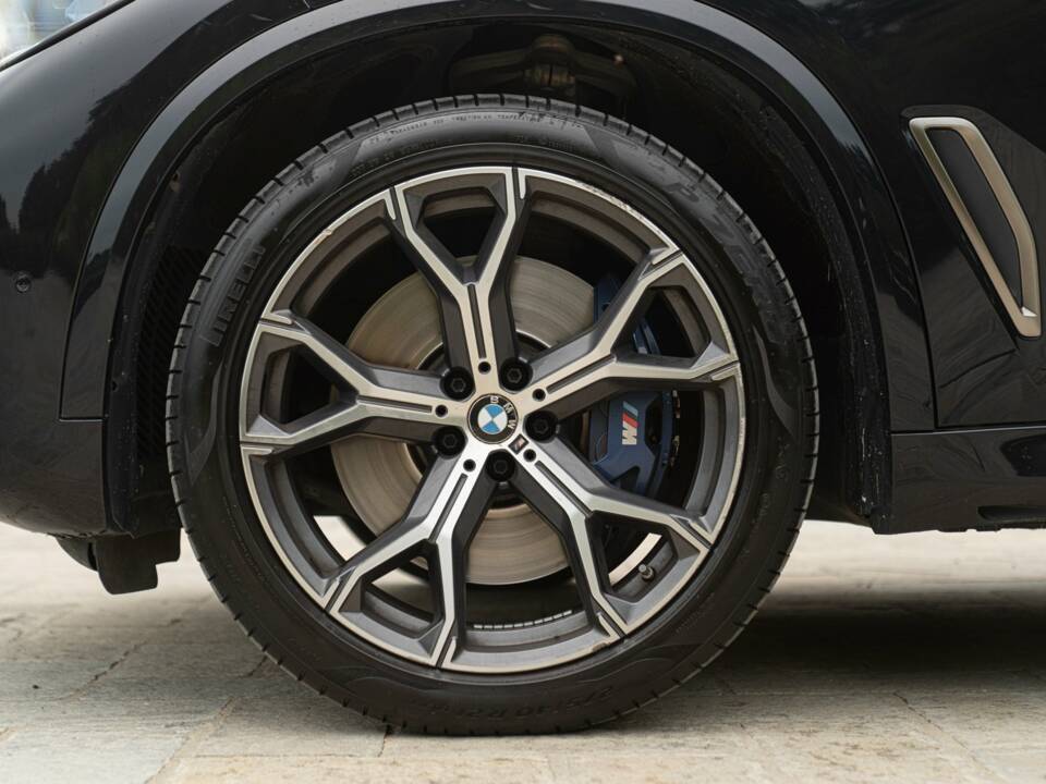 Bild 16/50 von BMW X5 M50d (2019)