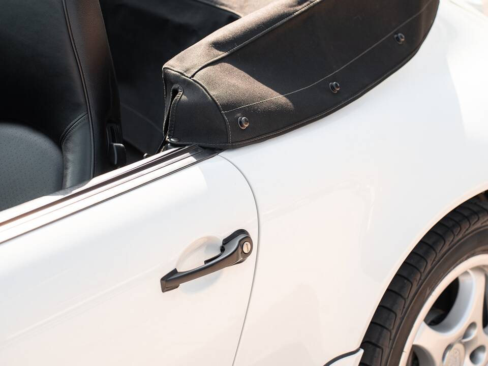 Image 12/48 of Porsche 911 Carrera 4 (1992)