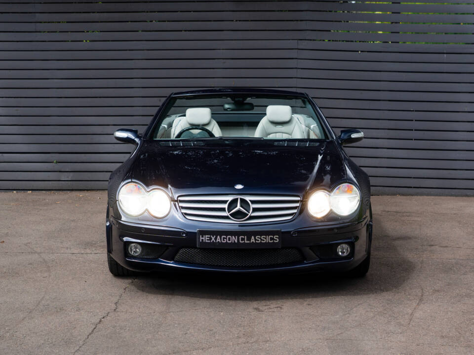 Image 13/60 of Mercedes-Benz SL 65 AMG (2004)