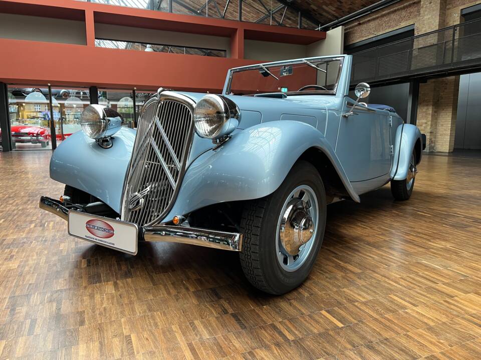 Image 4/39 de Citroën Traction Avant 11 BL Légère (1939)