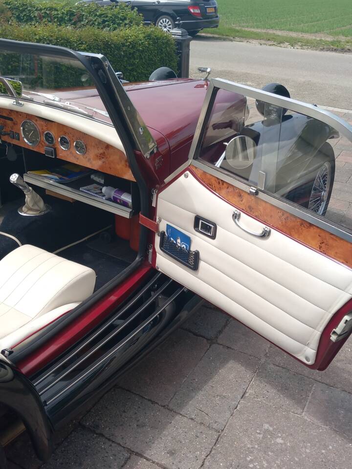 Image 11/22 of JBA Falcon SRi (1991)