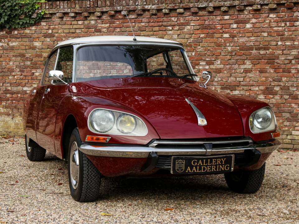 Image 41/50 de Citroën DS 21 (1971)