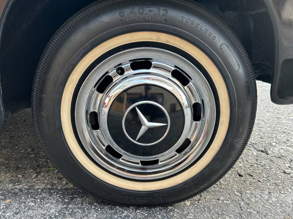 Image 23/36 of Mercedes-Benz 190 b (1960)