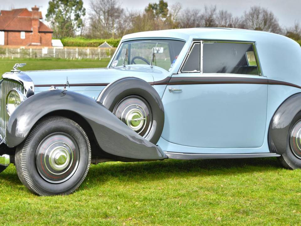 Image 22/50 de Bentley 3 1&#x2F;2 Litre (1938)