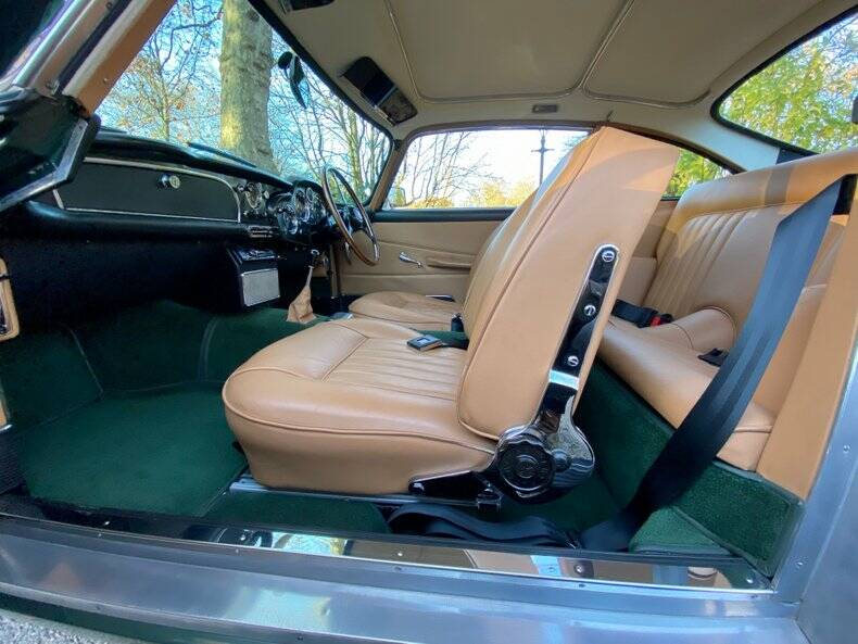 Immagine 46/50 di Aston Martin DB 4 (1963)