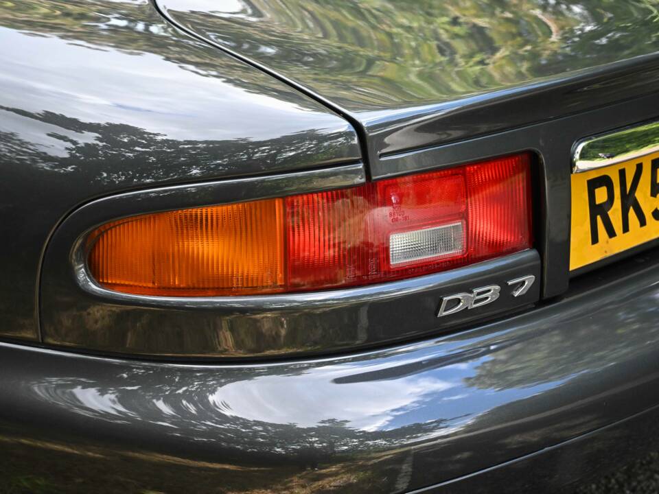 Image 25/50 de Aston Martin DB 7 Vantage (2002)