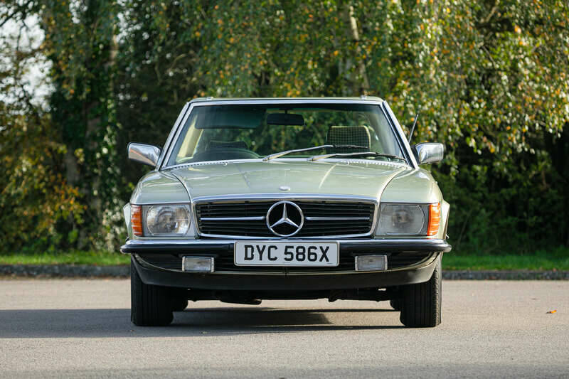 Afbeelding 6/43 van Mercedes-Benz 280 SL (1982)