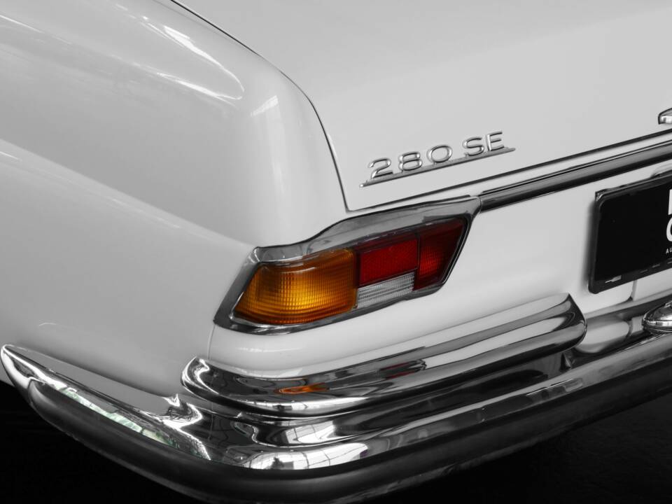 Image 17/50 of Mercedes-Benz 280 SE 3,5 (1969)