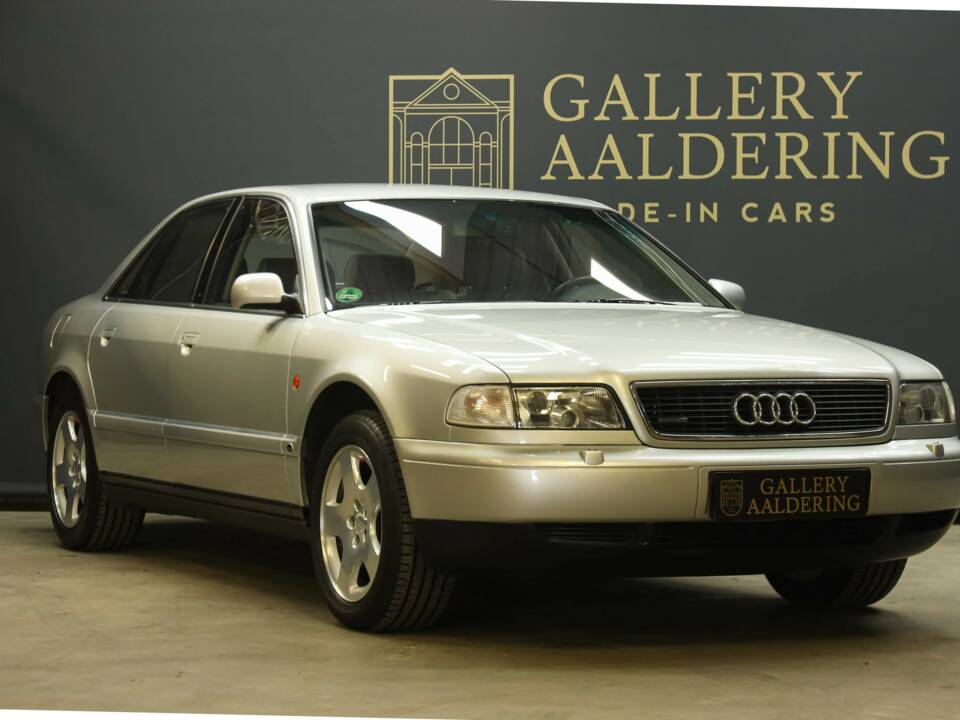Immagine 35/50 di Audi A8 4.2 quattro (1995)