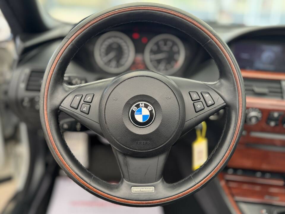 Imagen 11/26 de BMW 650i (2006)