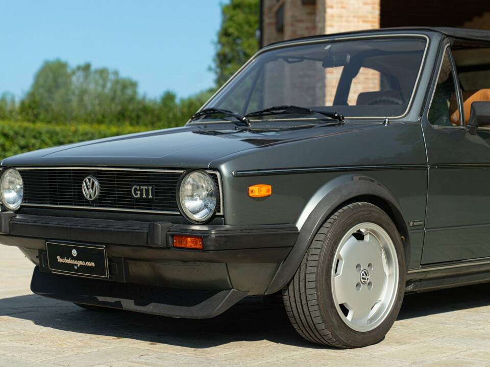 Image 13/50 of Volkswagen Golf I Cabrio GLi 1.8 (1983)