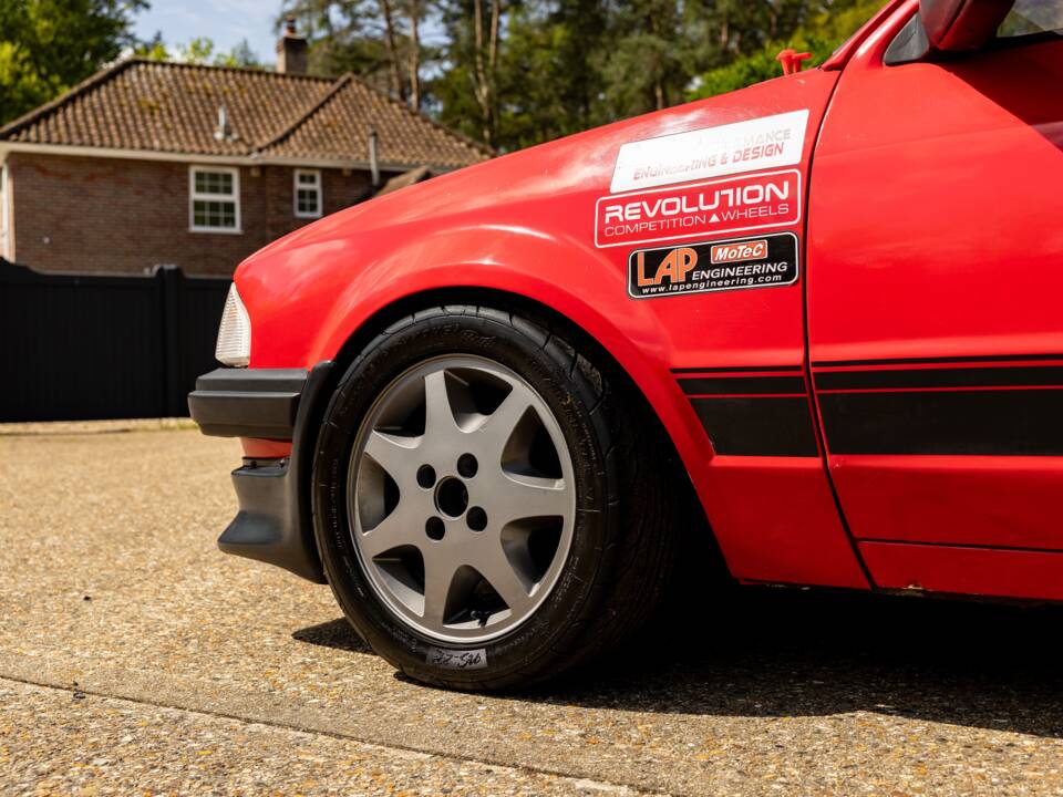 Bild 21/50 von Ford Escort XR3i (1982)