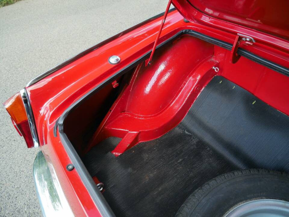 Image 27/29 of Innocenti Spider S (1966)