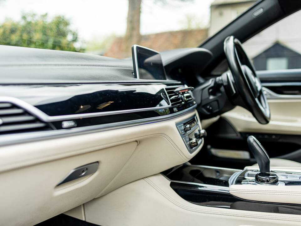 Afbeelding 45/46 van BMW 740d xDrive (2022)