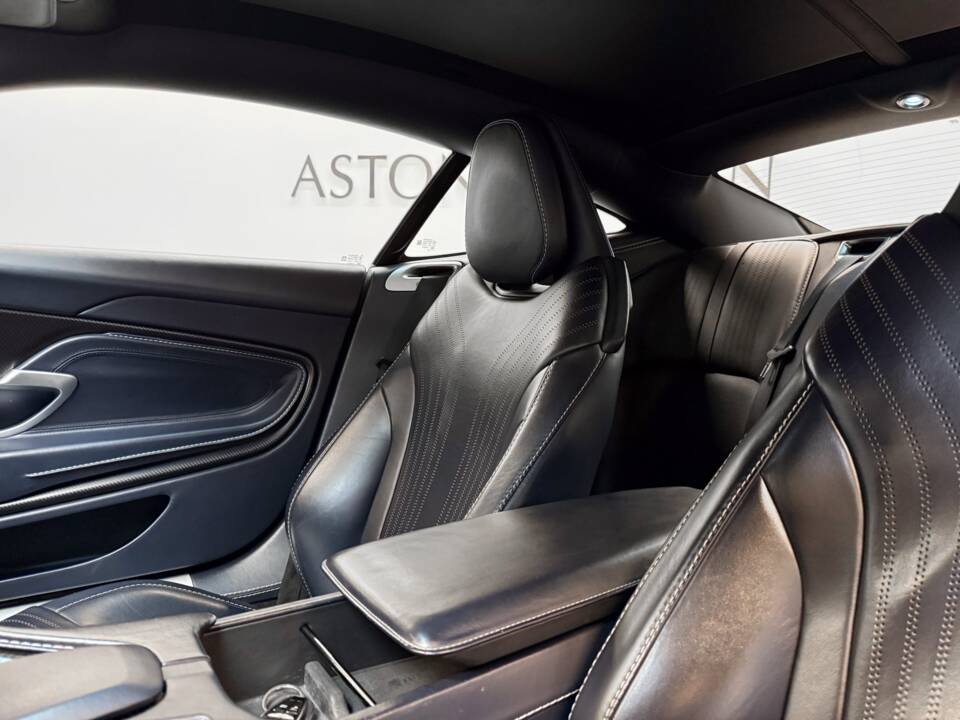 Afbeelding 24/26 van Aston Martin DB 11 V8 (2018)