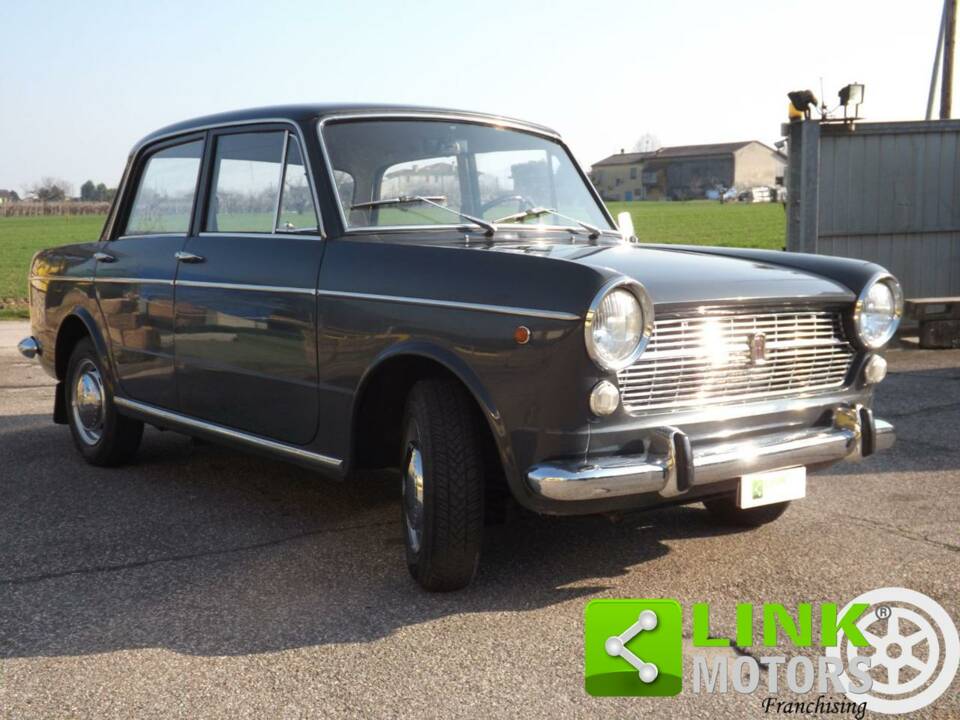 Image 2/10 of FIAT 1100 R (1967)