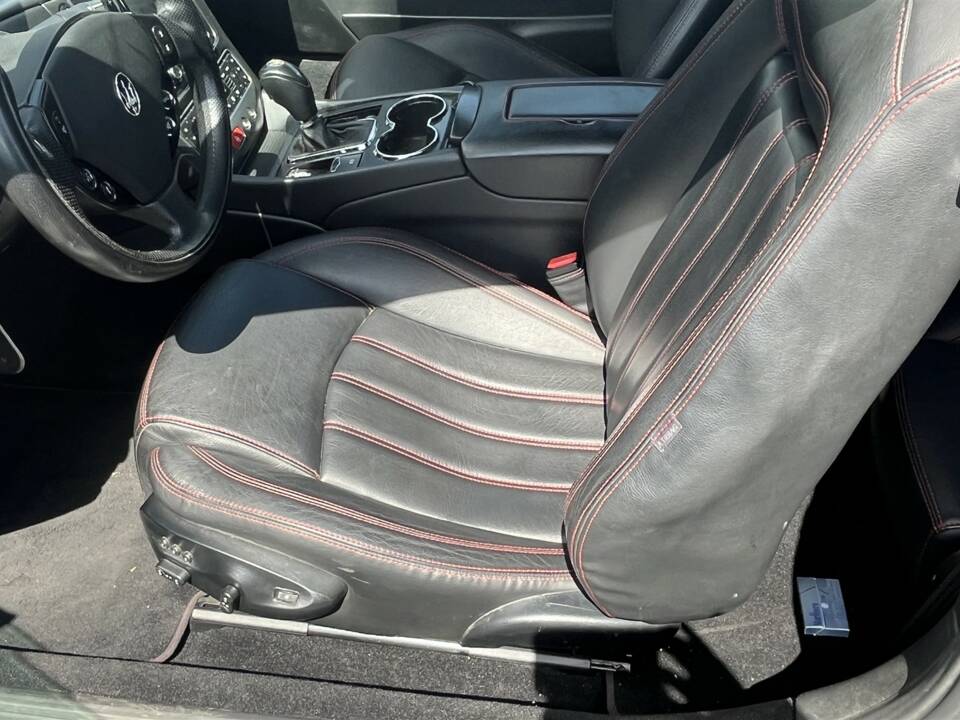 Image 15/39 de Maserati GranTurismo S (2010)