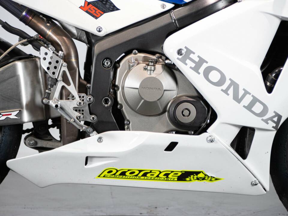 Image 33/50 de Honda DUMMY (2004)